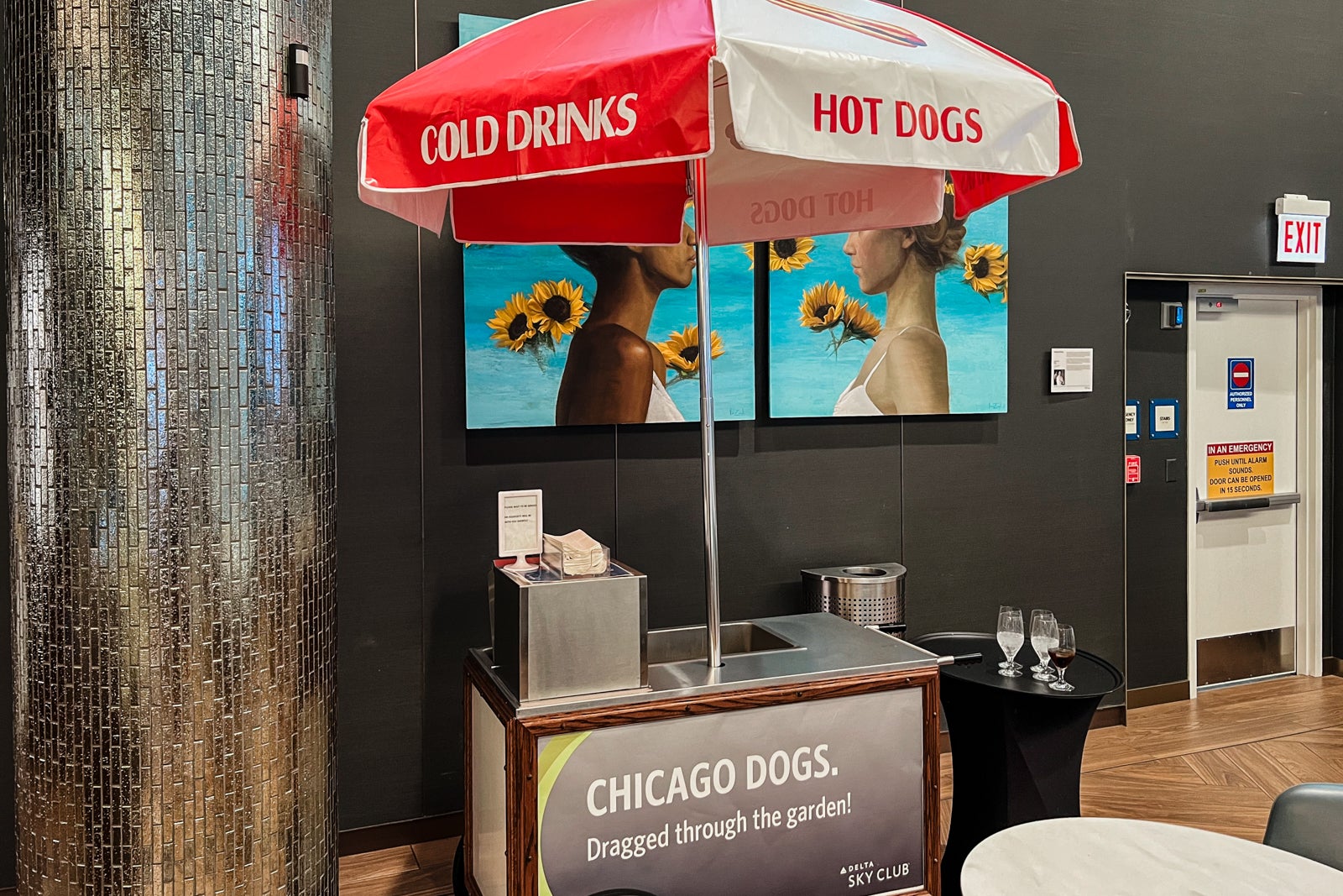 inside lounge at O'Hare