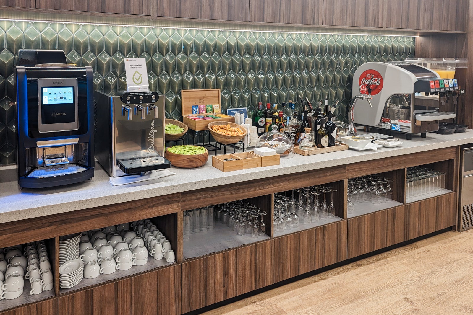 TAP Premium Lounge drinks