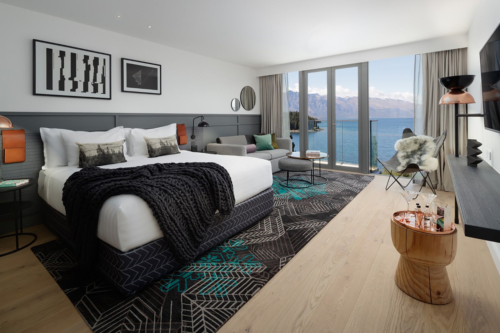 QT Queenstown Remarkable King Room