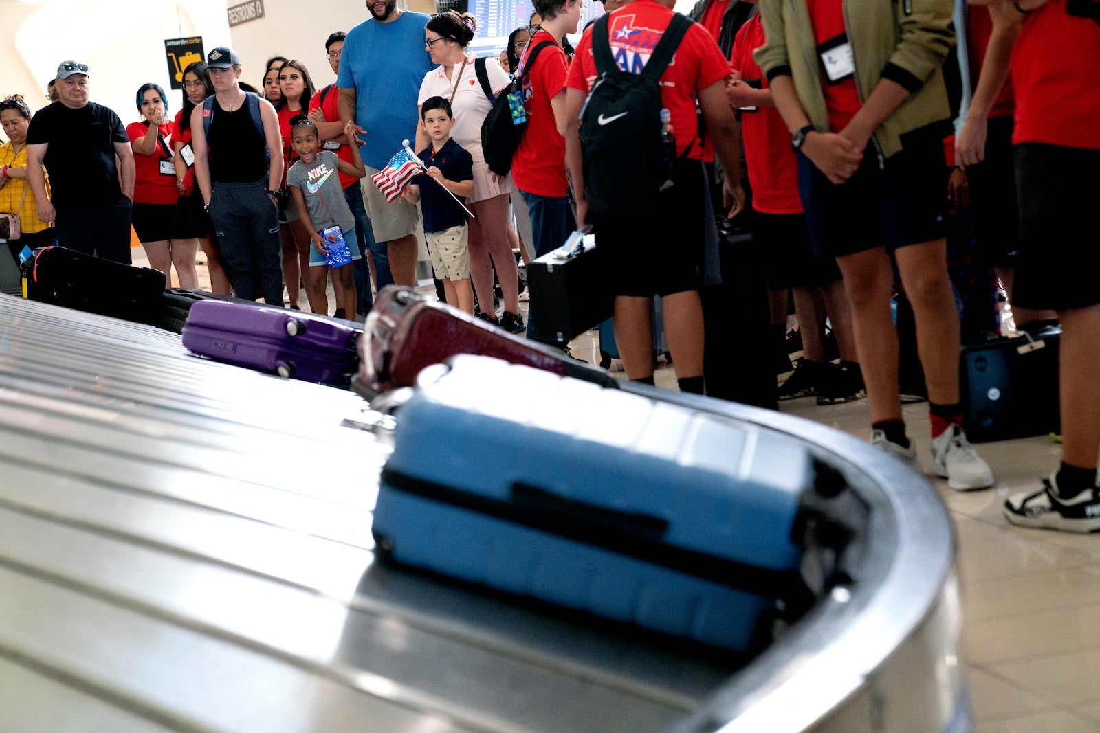 baggage claim crowd