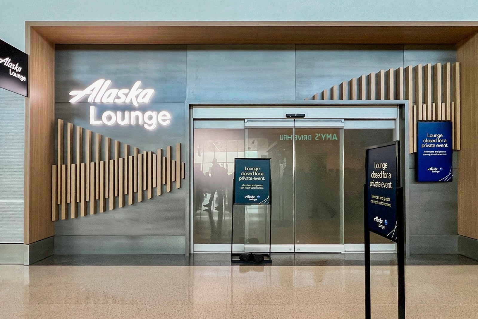 elevator Alaska Airlines Lounge elevator entrance at SFO