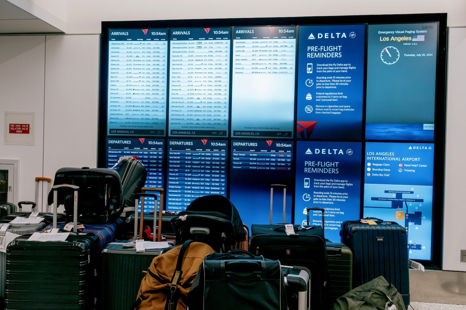 departure boards airport