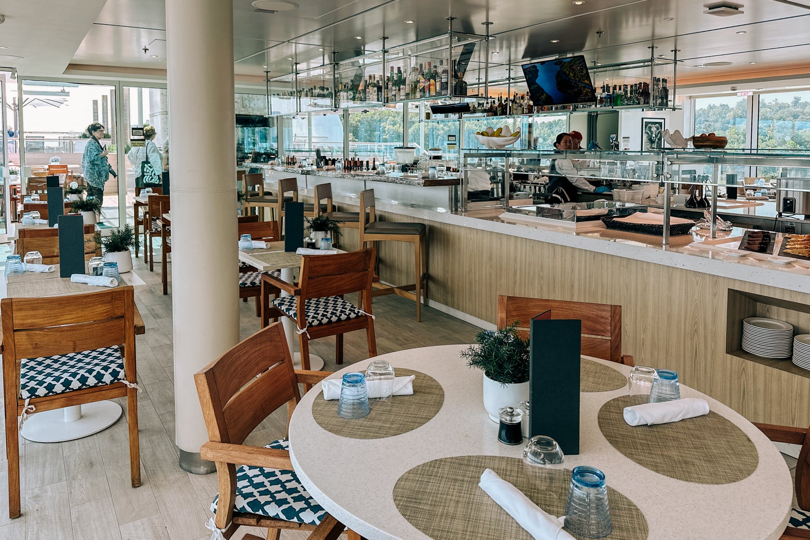 A bar at a cruise ship buffet