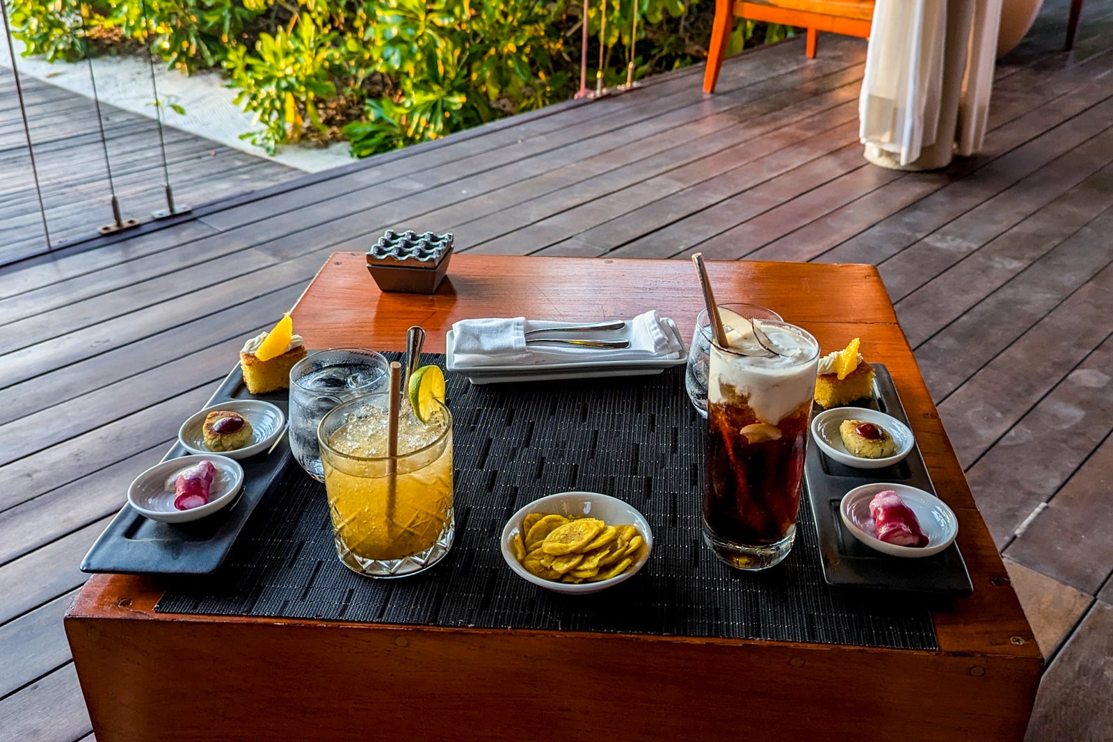 Park Hyatt Maldives Globalist hour snacks and drinks