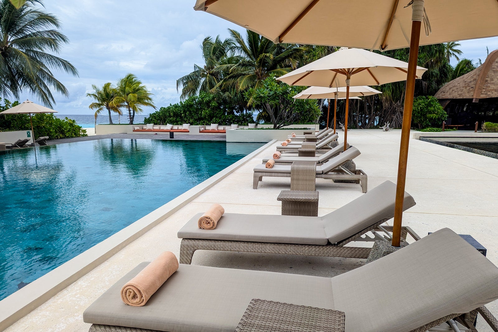 Park Hyatt Maldives pool