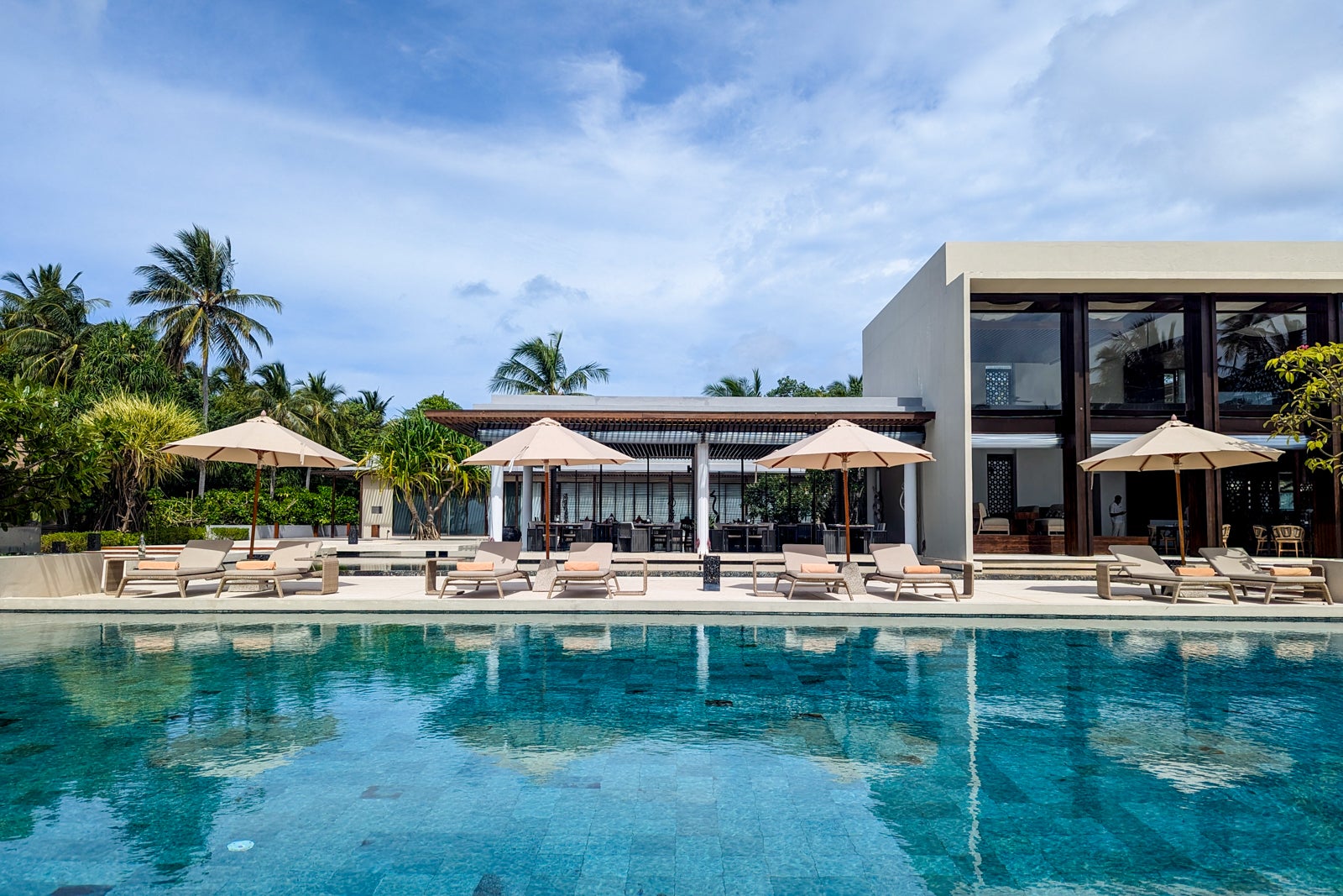 Park Hyatt Maldives pool