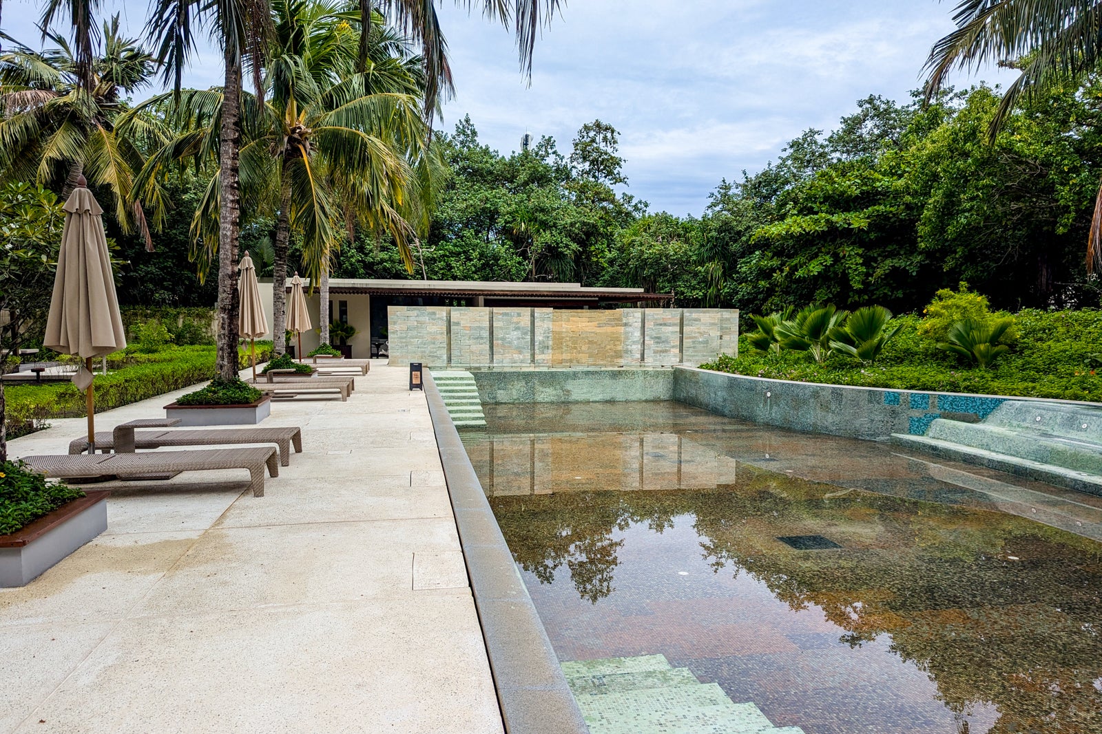 Park Hyatt Maldives spa pool