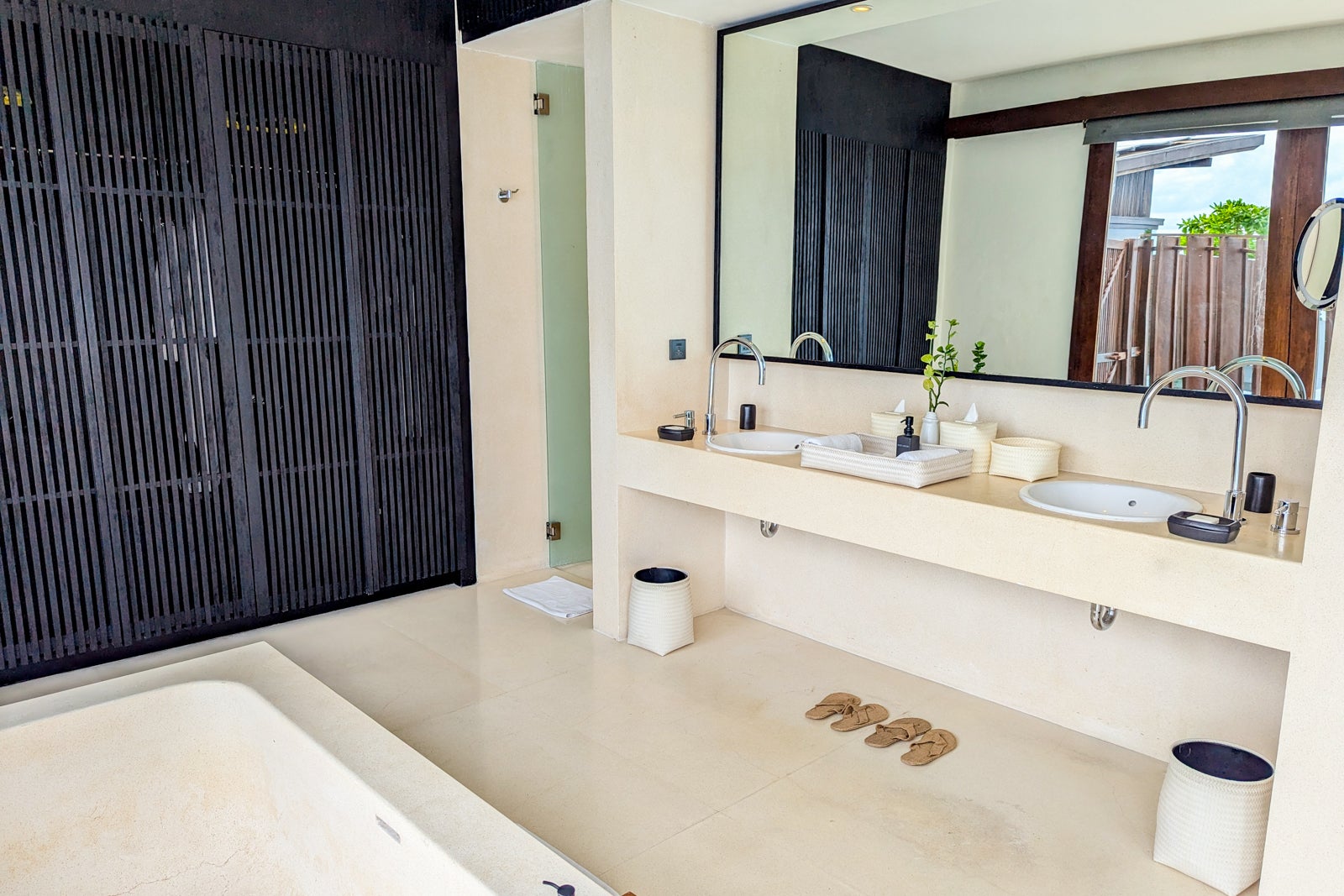 Park Hyatt Maldives overwater villa bathroom