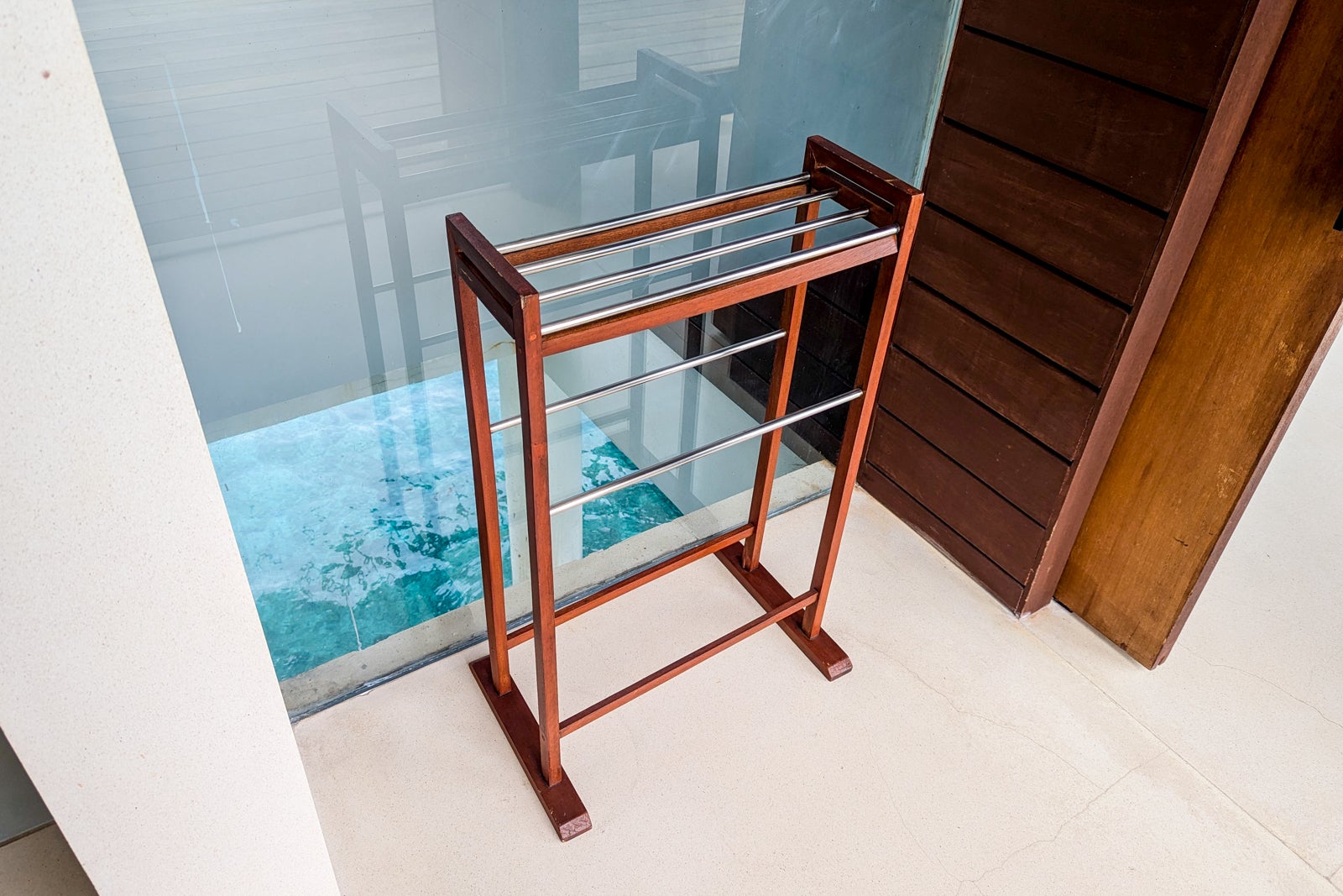 Park Hyatt Maldives overwater villa drying rack