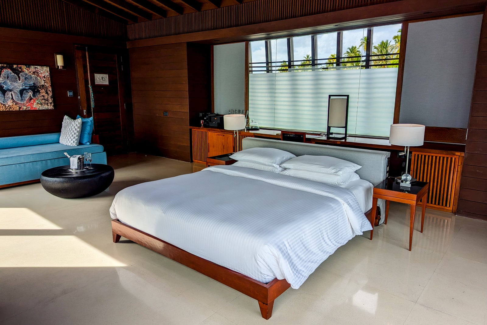 Park Hyatt Maldives bed