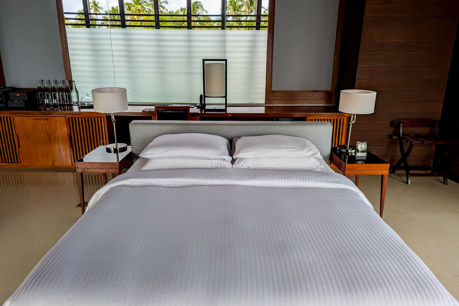 Park Hyatt Maldives bed