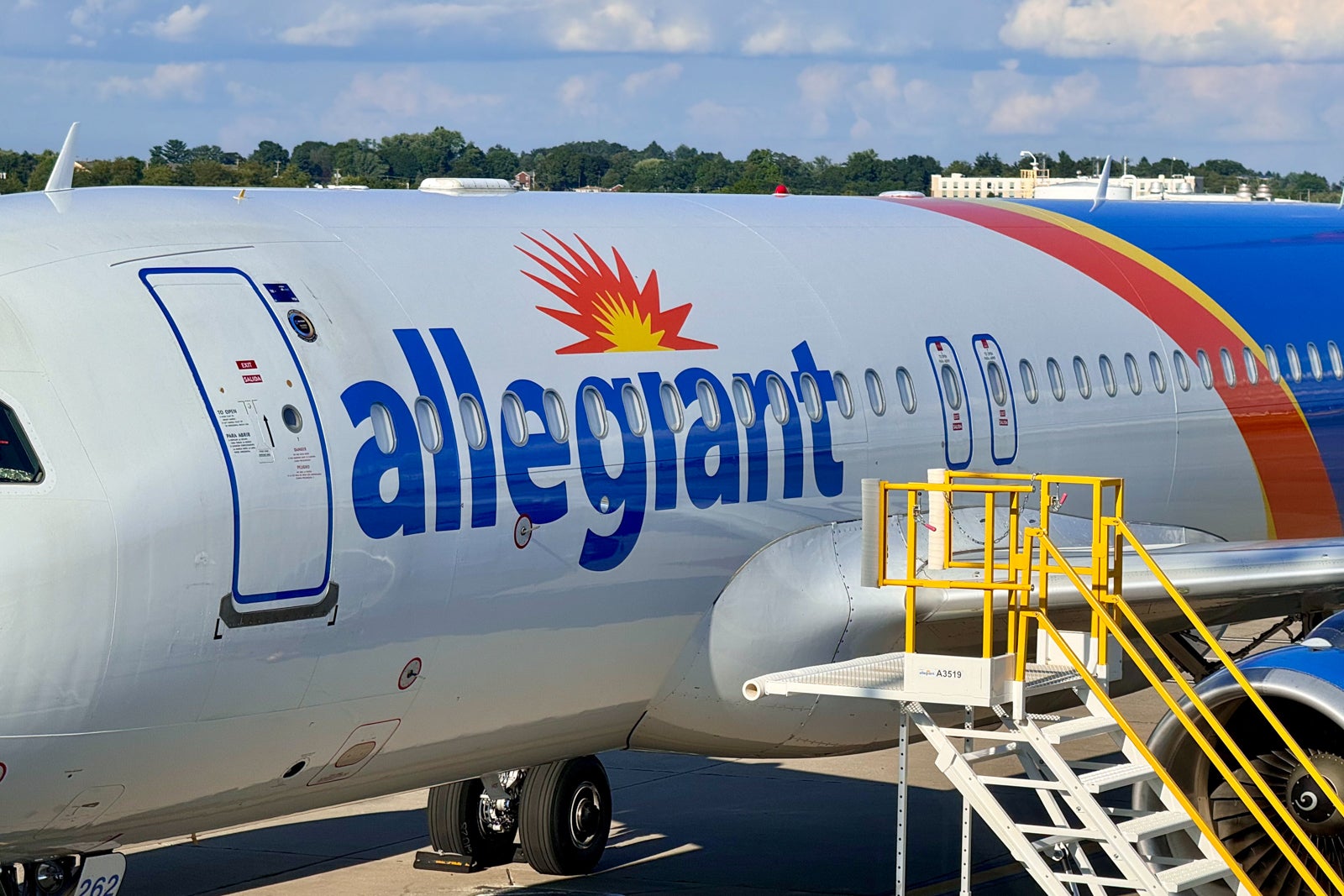 Allegiant jet