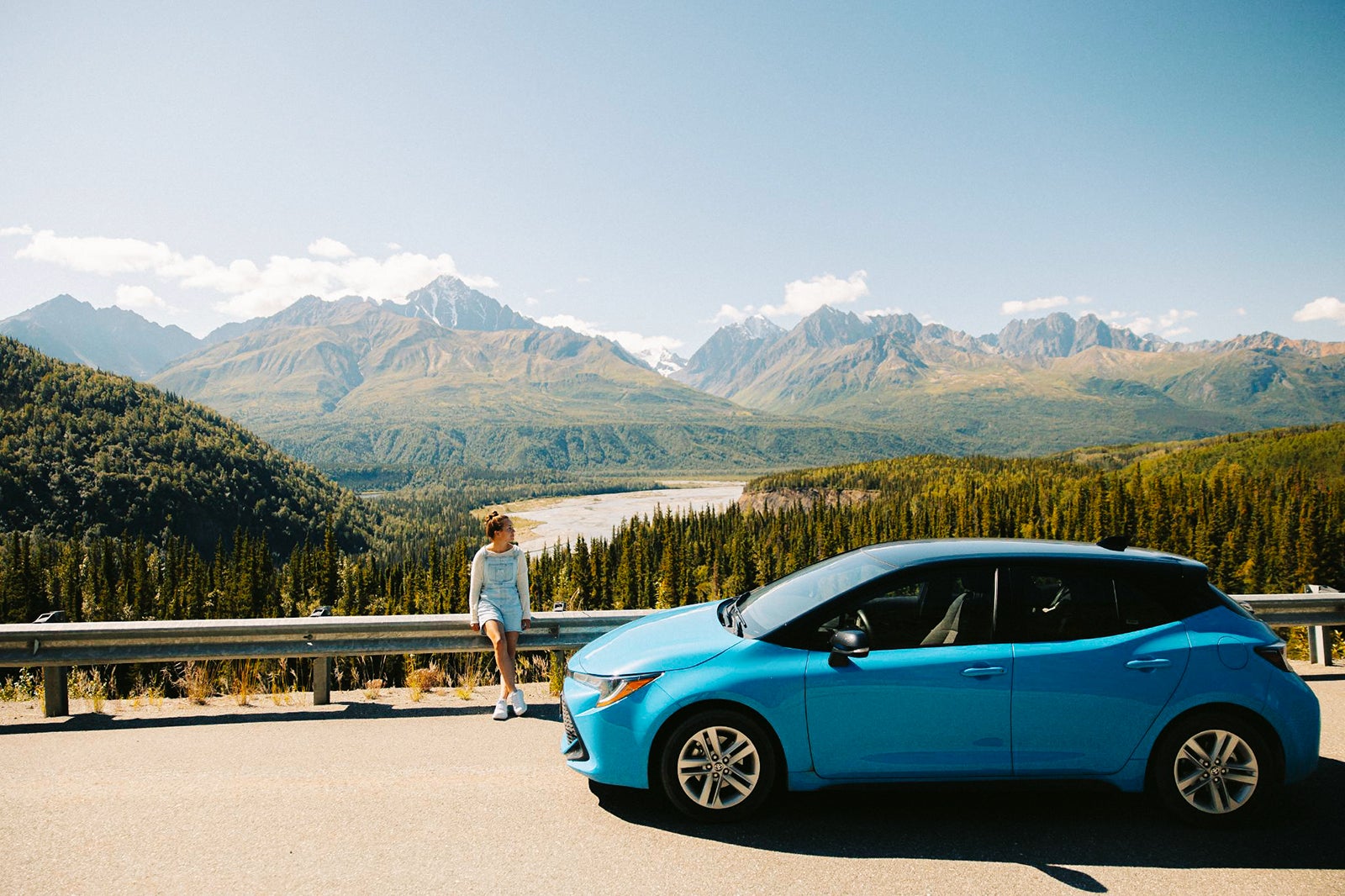 Sightseeing while driving the Glenn Highway_Travel Alaska:Ben Prescott