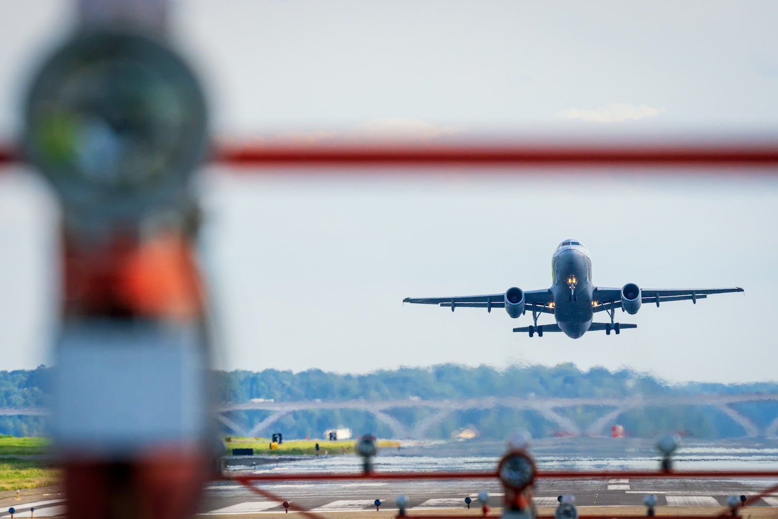 Commerical Aircraft Take Off From Washington