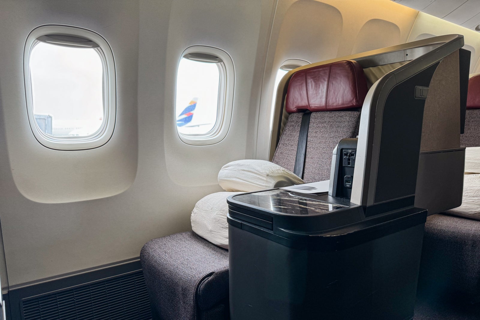 latam business class seat