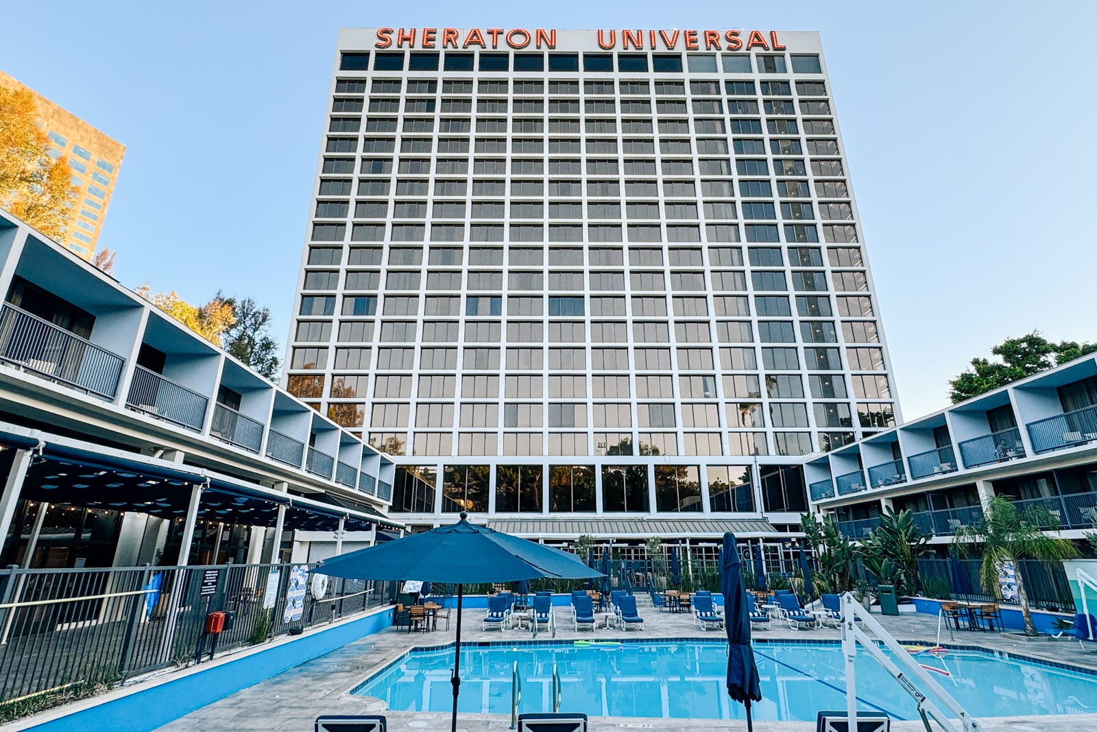 An Old Hollywood Homage Close To Universal Studios My Stay At The 