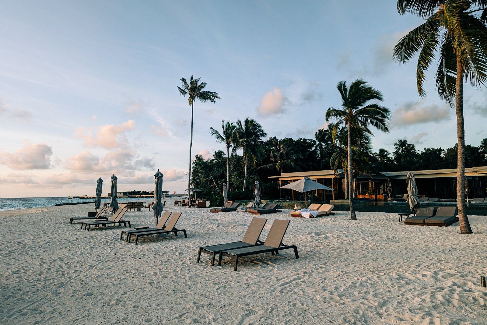 Alila Kothaifaru Maldives beach