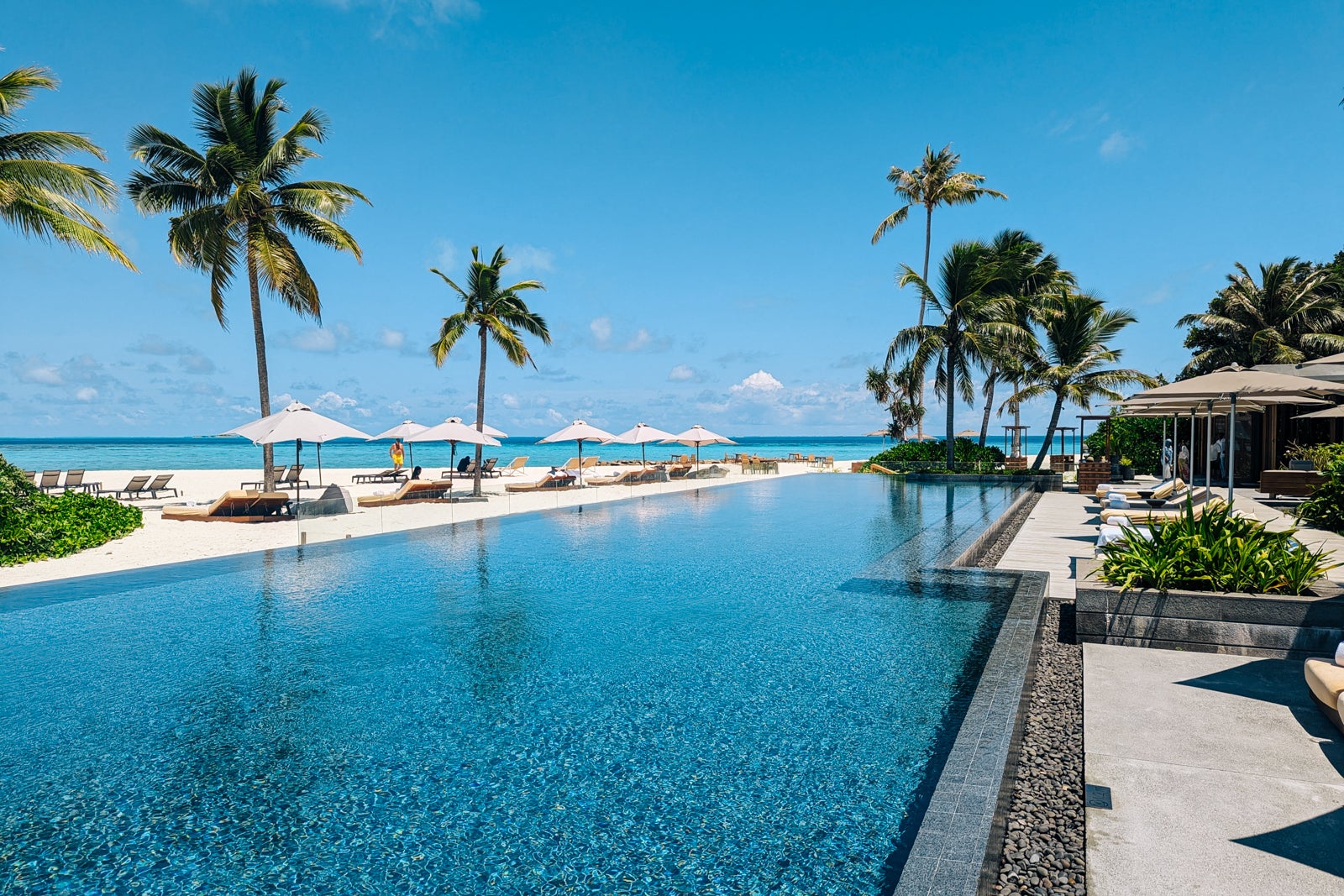 Alila Kothaifaru Maldives pool