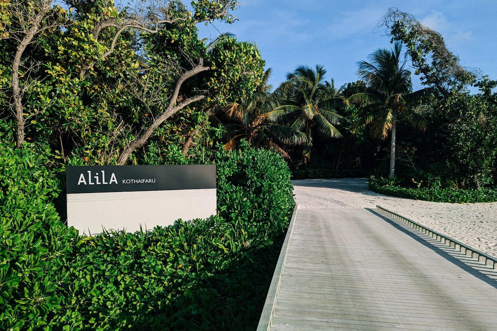 Alila Kothaifaru Maldives sign