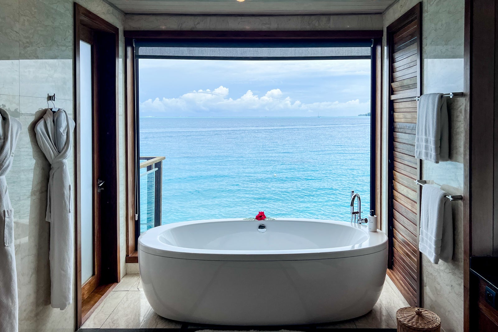 Bathtub overlooking the ocean