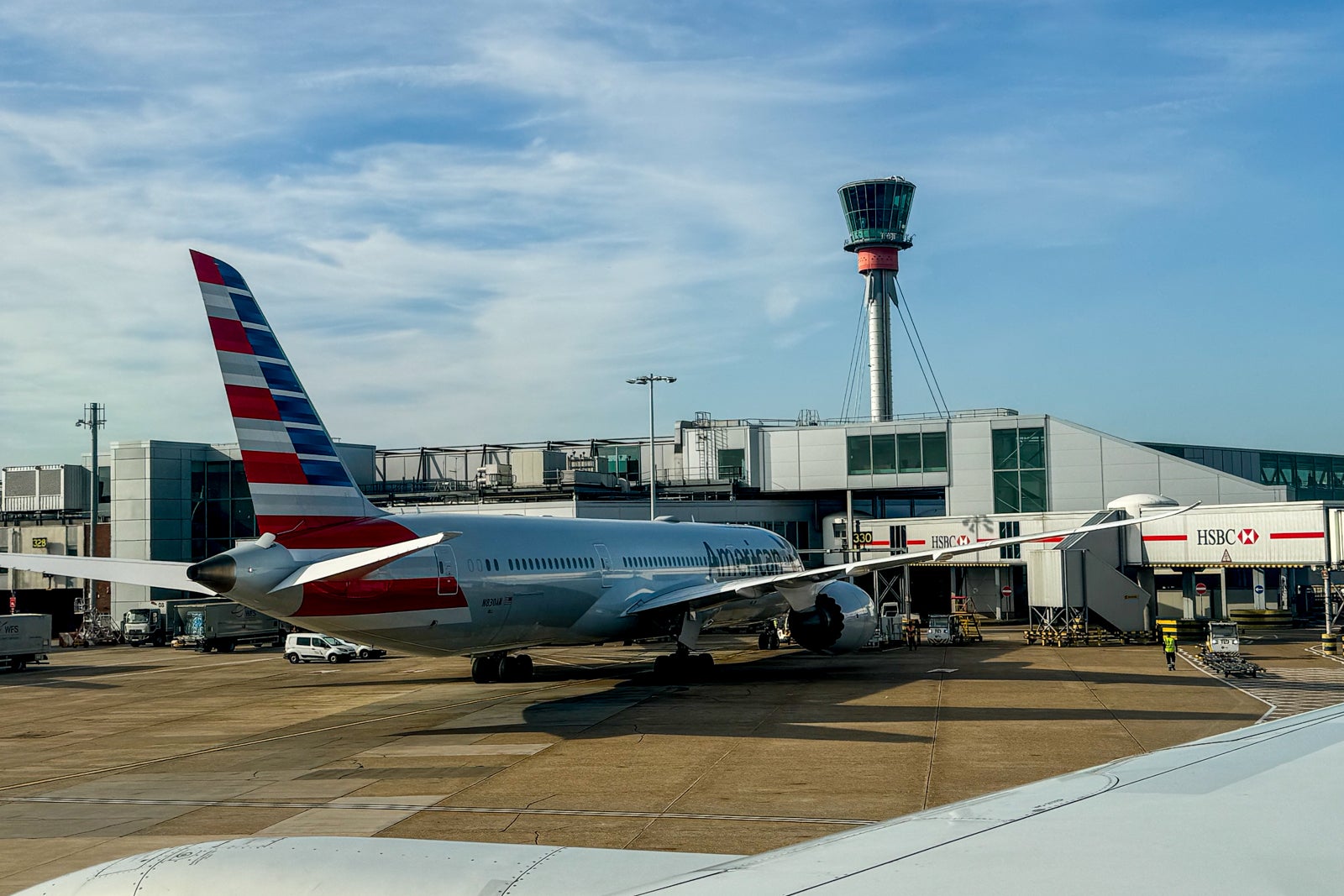 american airlines plane