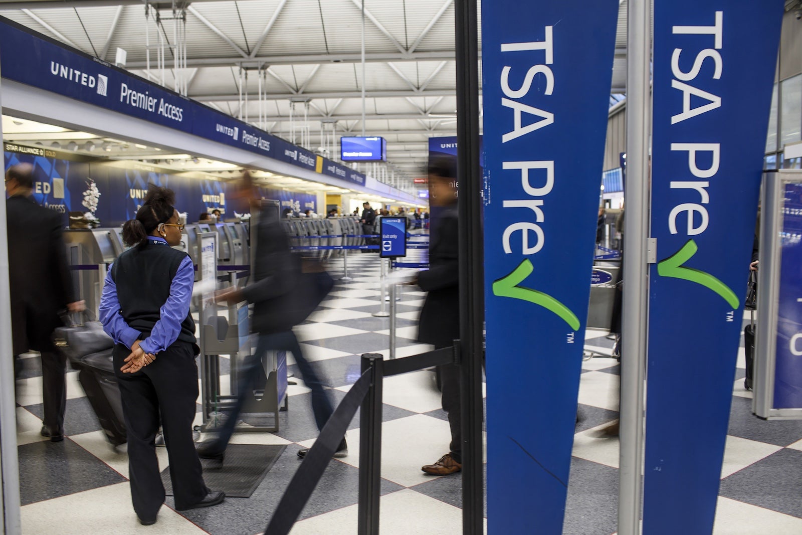 Which airports and airlines use TSA PreCheck?