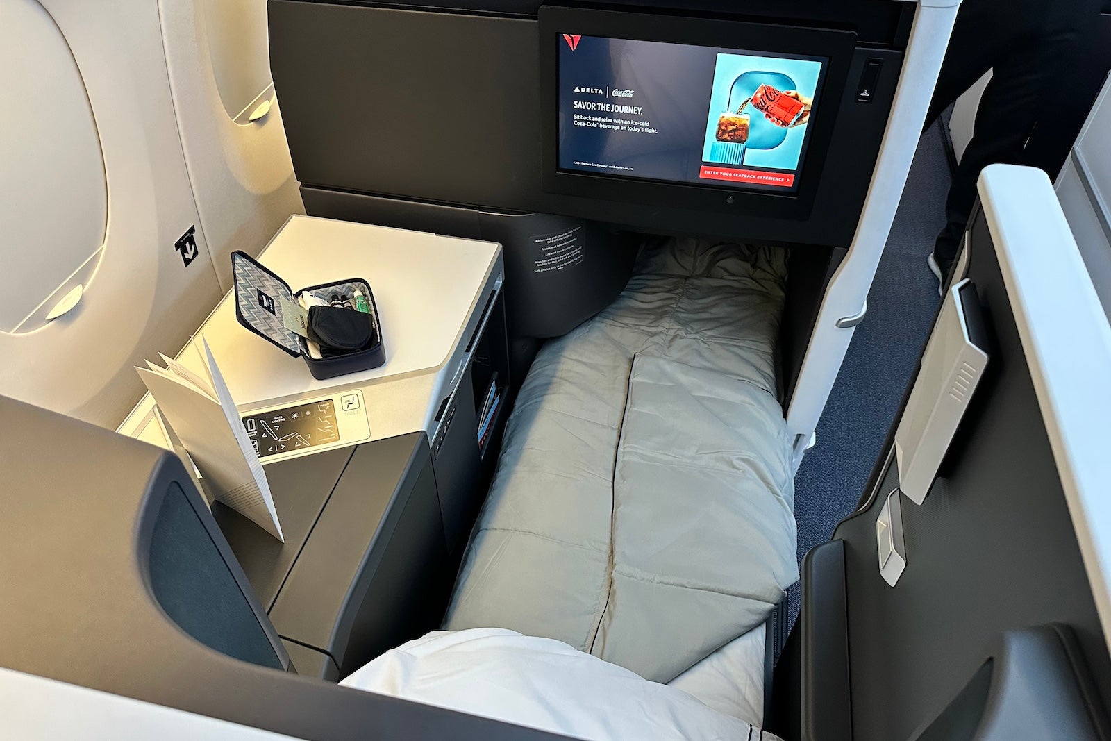 Delta One bed