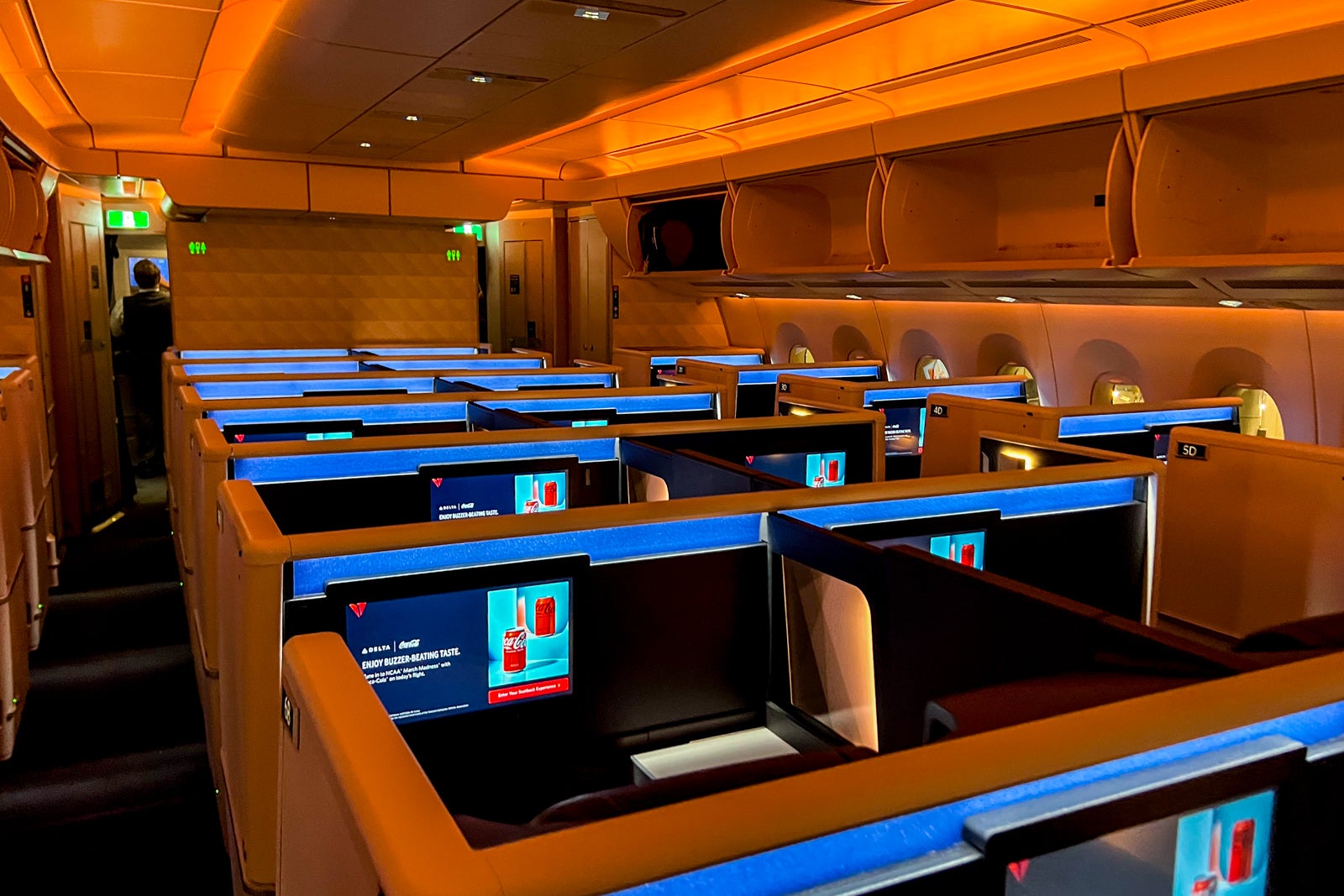 Delta cabin