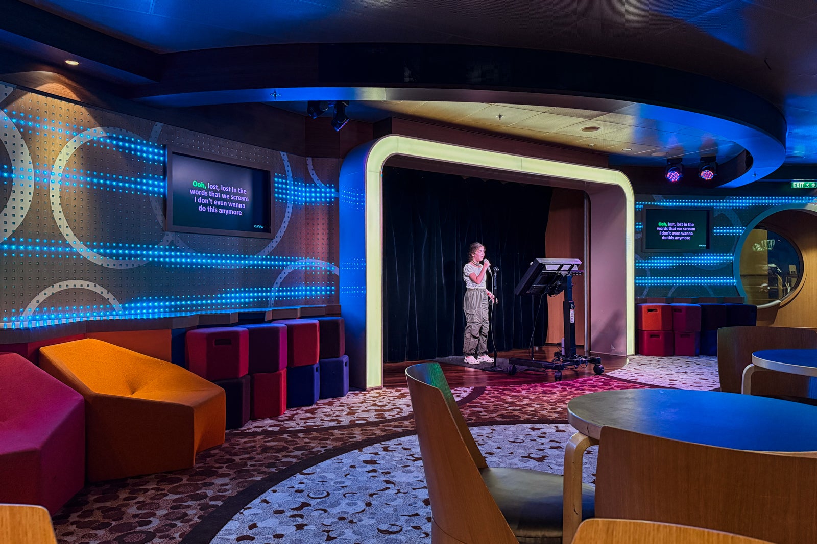 Disney Fantasy kareoke