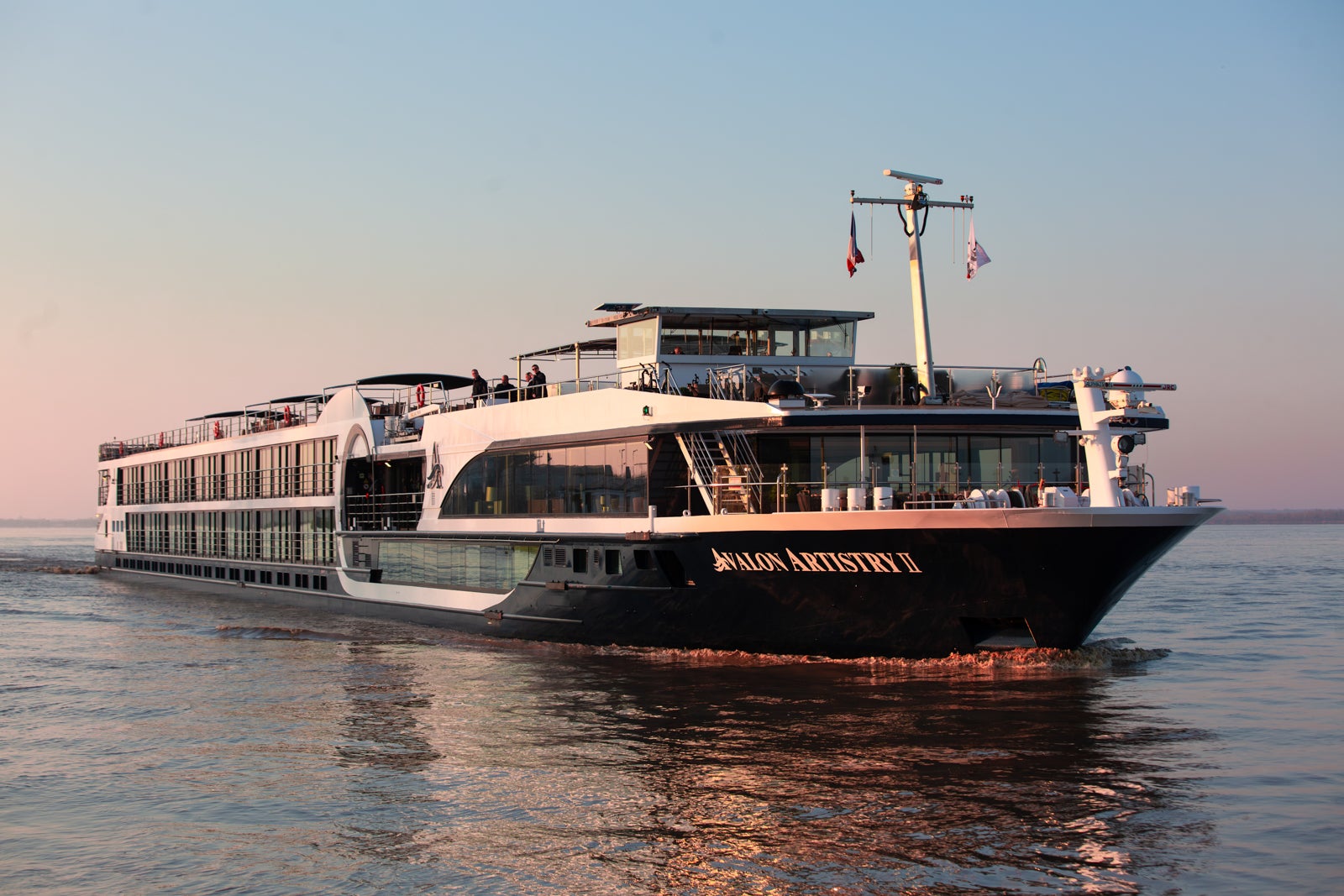First look: Inside the new floating boutique hotel taking
wine lovers to Bordeaux vineyards