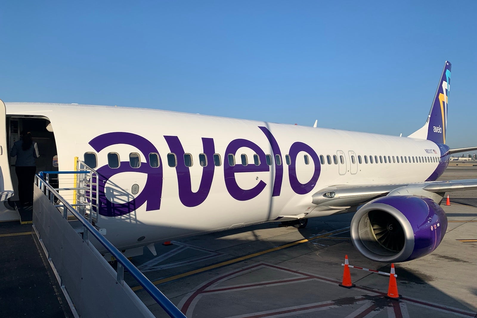 avelo plane