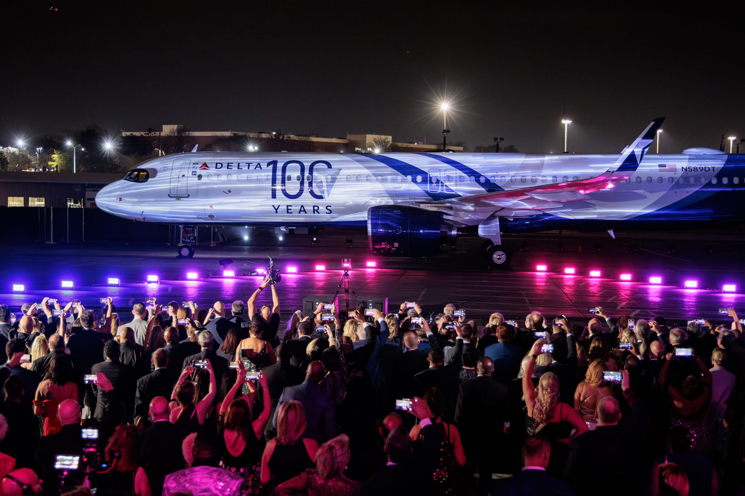 Delta marks 100th anniversary with special blue-and-silver paint scheme