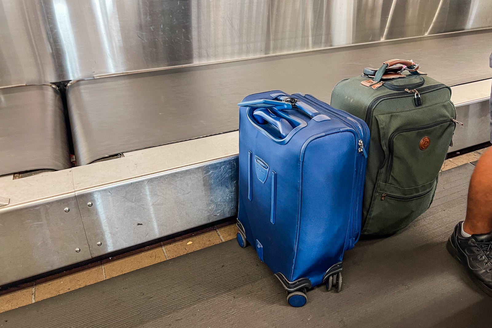 suitcase with digital bag tag