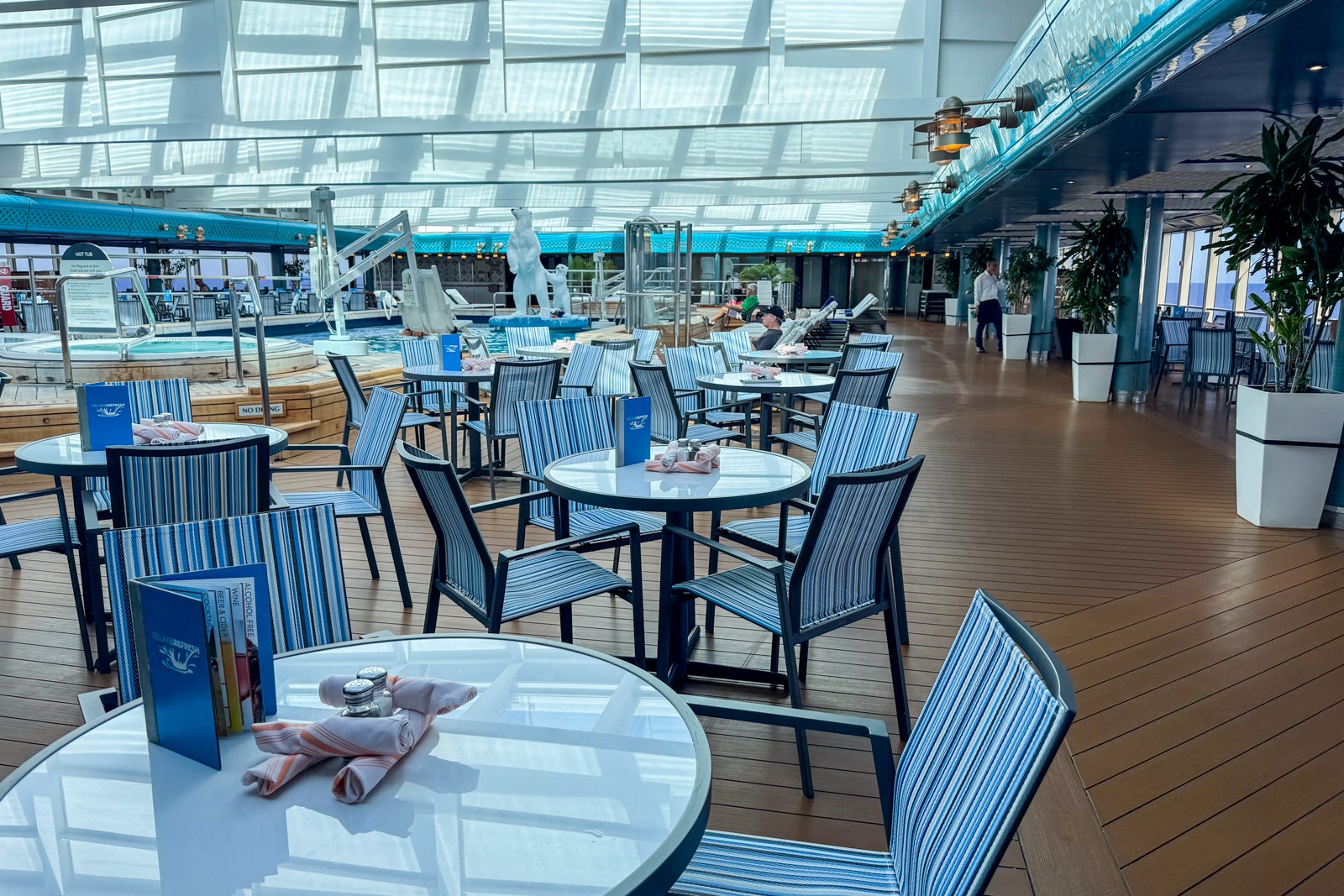 restaurant on cruise ship