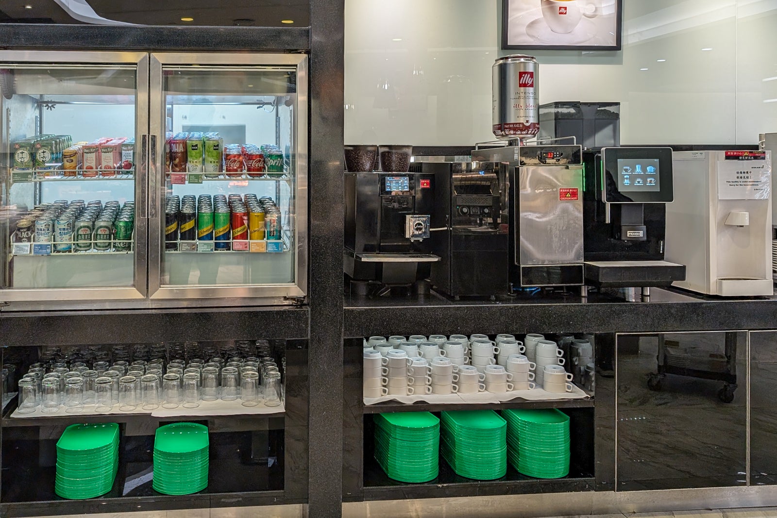 EVA Air Infinity lounge Terminal 2