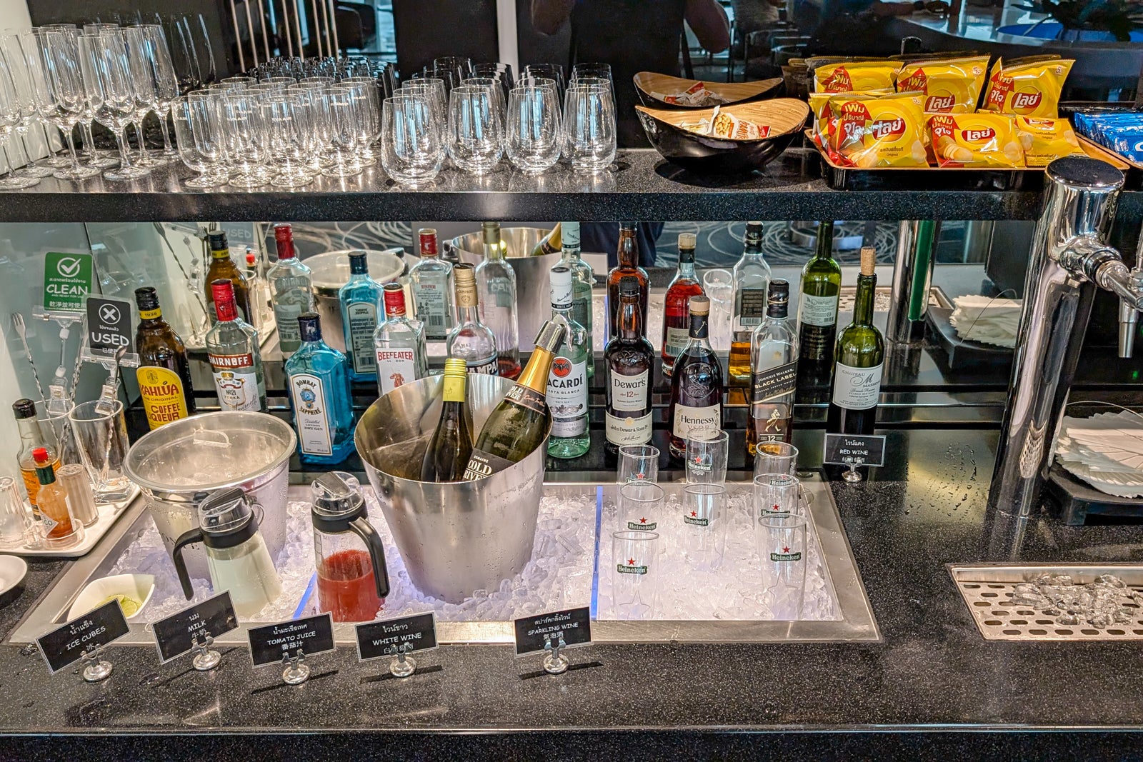 EVA Air lounge Bangkok