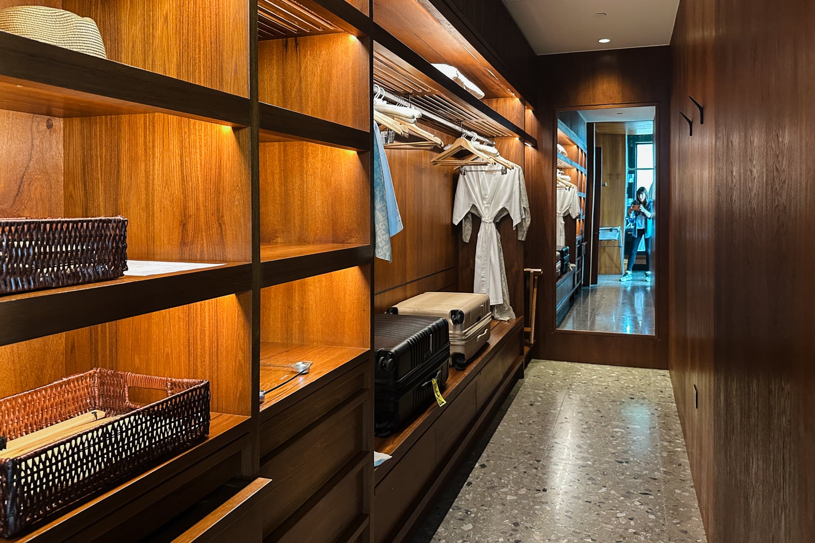 Nekajui interior