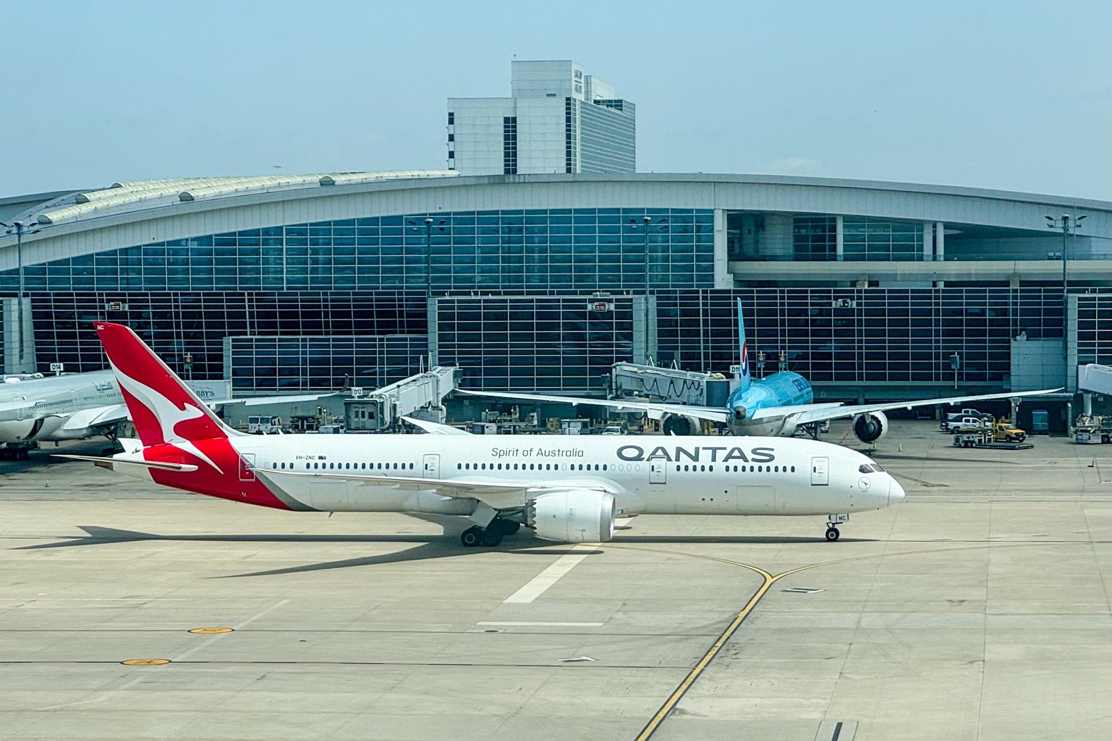 Qantas plane at DFW airport