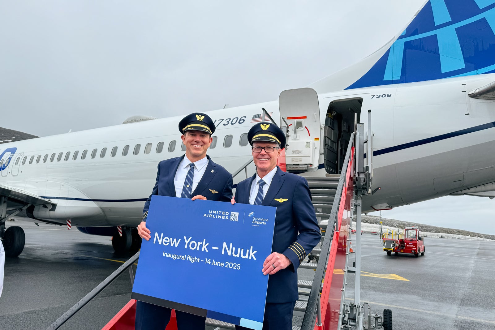 United Nuuk flight