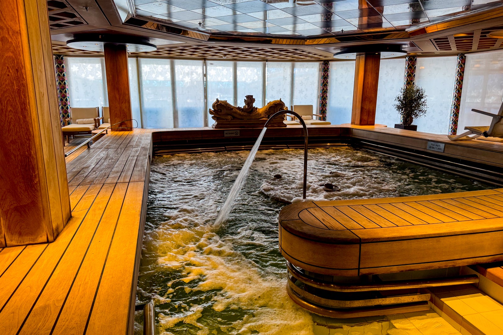 HAL Grand World Voyages