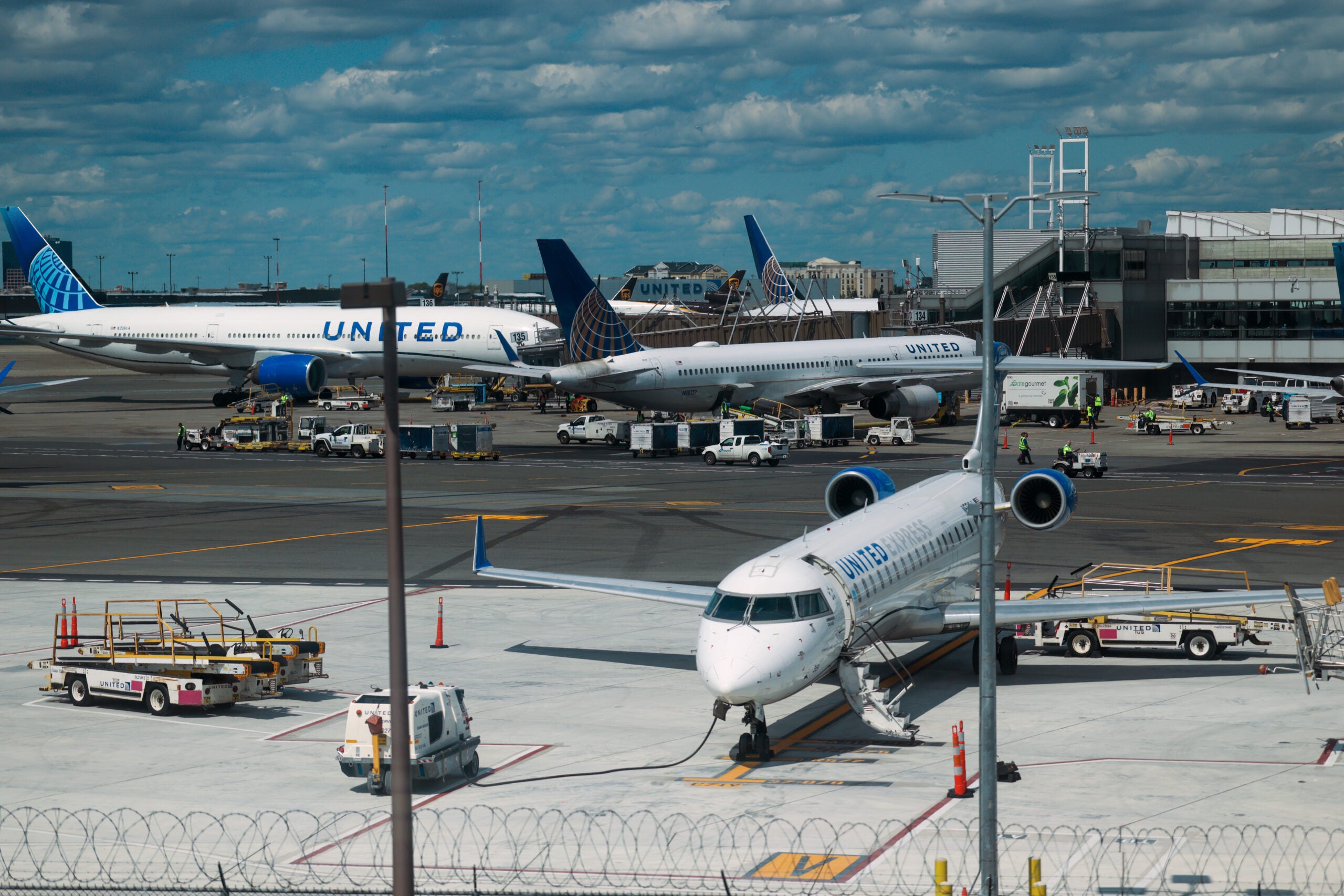 United Airlines jets at Newark Liberty International Airport (EWR)